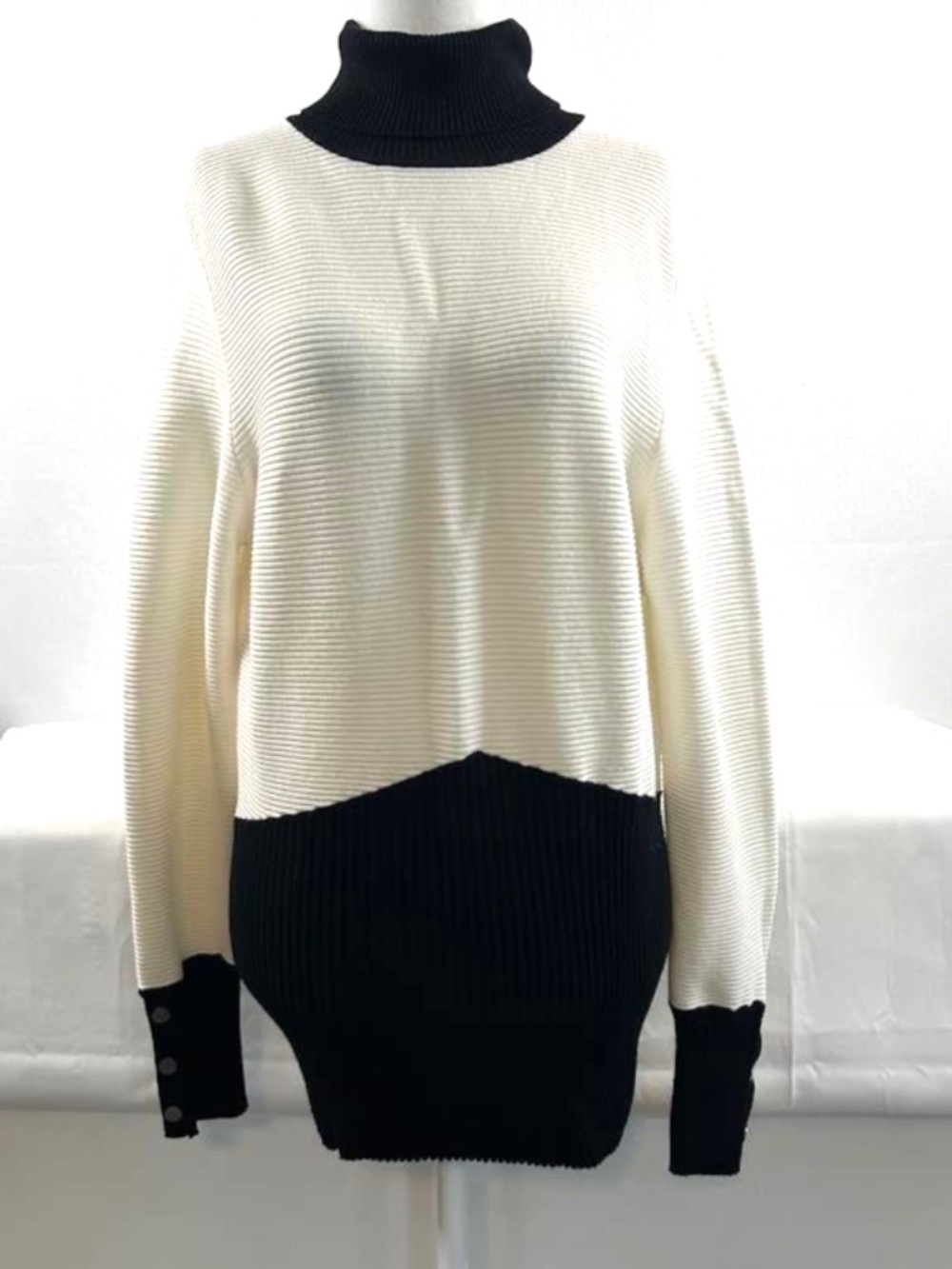 VTG Cache Color block Ribbed Turtleneck Sweater Ivory Black Asymmetric